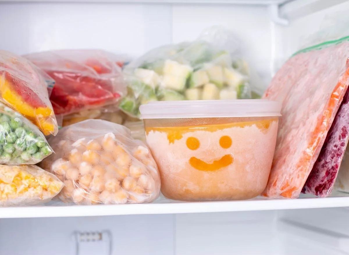 Cách sắp xếp tủ lạnh ngăn nắp: Đóng gói thức ăn thành từng phần nhỏ để tiện lấy