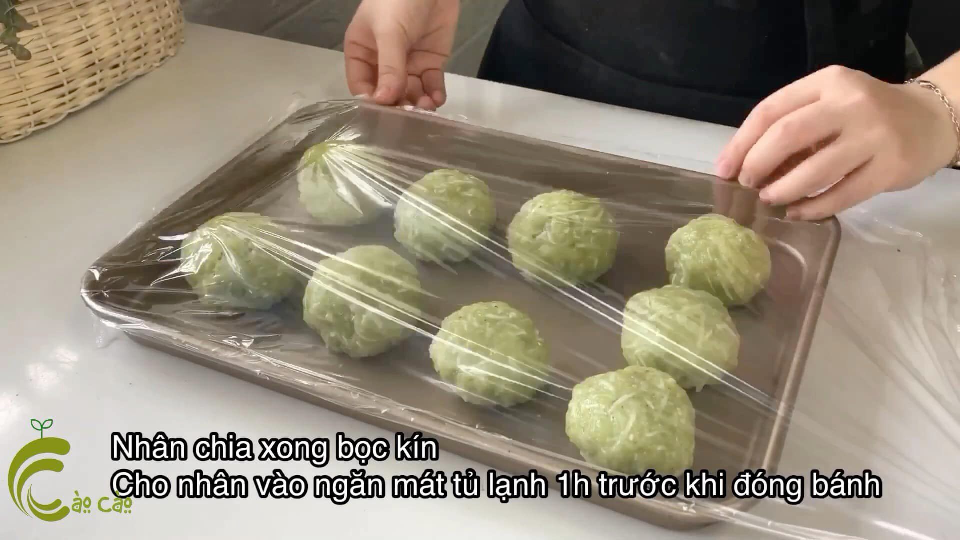 Bánh trung thu nhân cốm: Hương vị truyền thống không thể thiếu