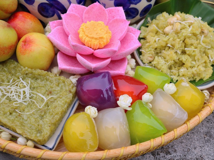 Khám Phá Mâm Cúng Tết Đoan Ngọ Đầy Nghệ Thuật Của Một Người Mẹ Hà Nội