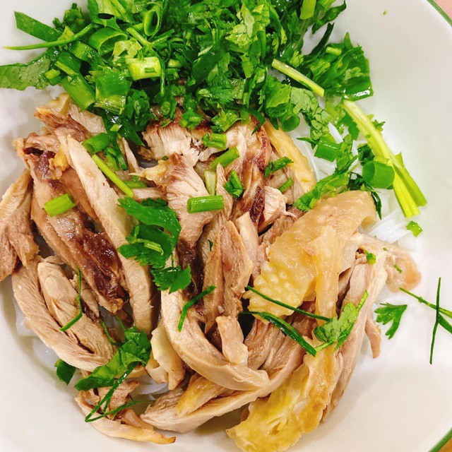 Người vợ NSND Công Lý chuẩn bị mâm cúng ông Táo đầy tâm huyết, cầu chúc bình an cho gia đình