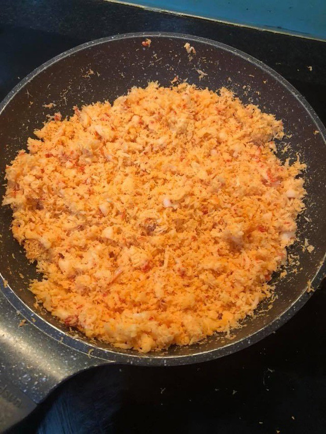 Người vợ NSND Công Lý chuẩn bị mâm cúng ông Táo đầy tâm huyết, cầu chúc bình an cho gia đình