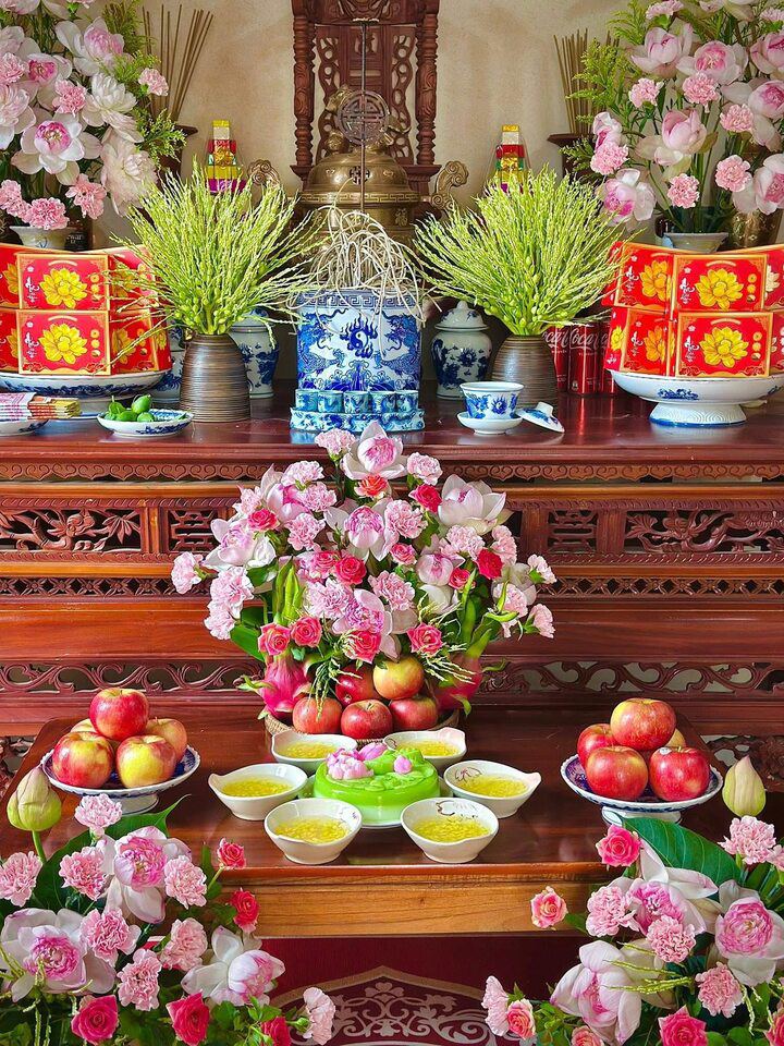 Nhật ký 365 ngày của mẹ đảm Hà Nội với những mâm lễ cúng gây ấn tượng