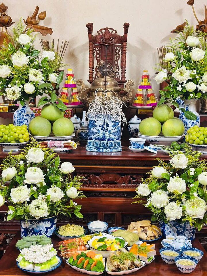 Nhật ký 365 ngày của mẹ đảm Hà Nội với những mâm lễ cúng gây ấn tượng