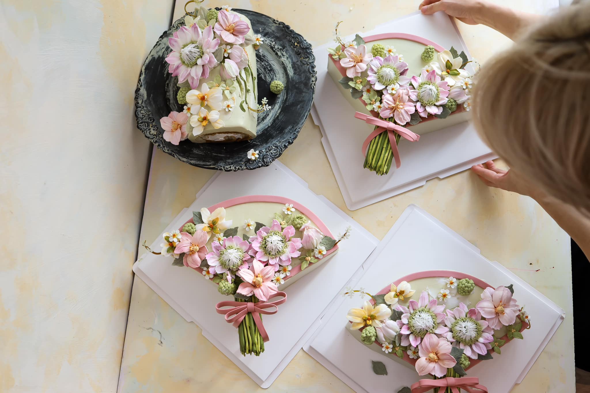 Khám Phá Nghệ Thuật Làm Bánh Với Những Bông Hoa Ăn Được