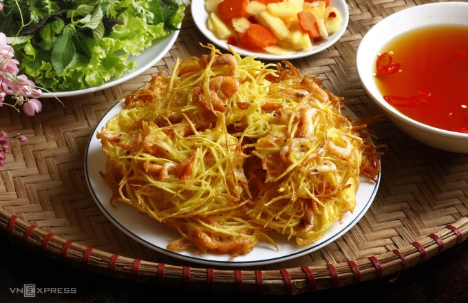 Khám Phá Ẩm Thực Hà Nội: Chả Cá Lã Vọng và Phở