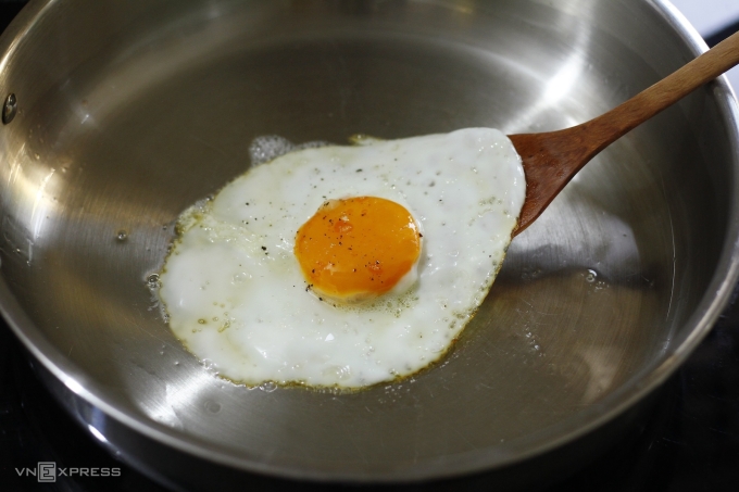 Cách Chiên Rán Không Bị Dính Chảo