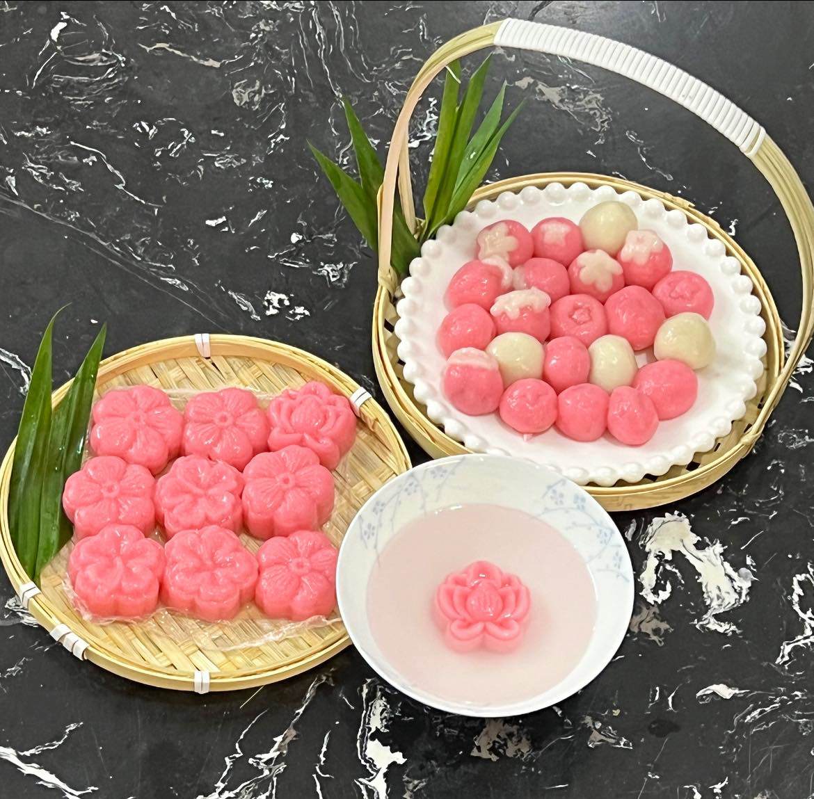 Không chỉ bánh trôi, mâm cúng Tết Hàn thực còn rực rỡ sắc màu