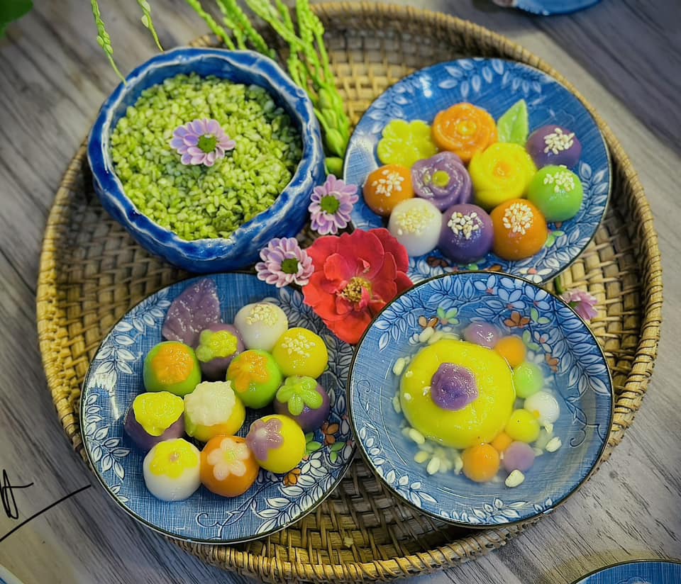 Không chỉ bánh trôi, mâm cúng Tết Hàn thực còn rực rỡ sắc màu
