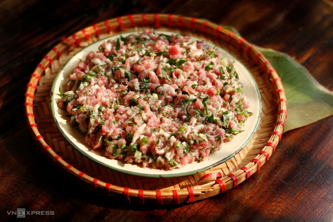 Chả lá lốt thơm ngon: Bí quyết giữ màu xanh tự nhiên khi rán