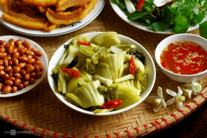 Những Món Ăn Dễ Dàng Tích Trữ Cho Mùa Mưa Bão