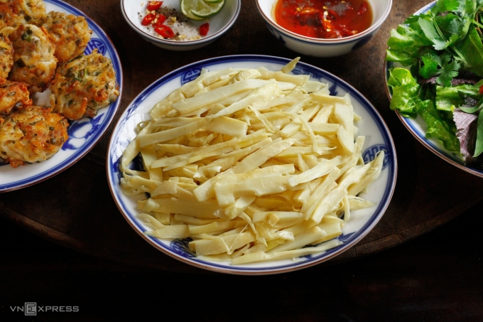 Mâm Cơm Đơn Giản Ngày Hè với Cá Ngần