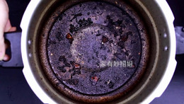 Mẹo xử lý nồi cháy đen trong tích tắc