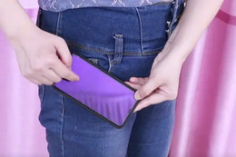 Nên để màn hình điện thoại quay vào trong hay ra ngoài khi để trong túi quần?